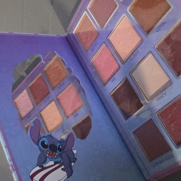 DISNEY'S STITCH NEW Eyeshadow Palette with Floral Design - Picture 7 of 7